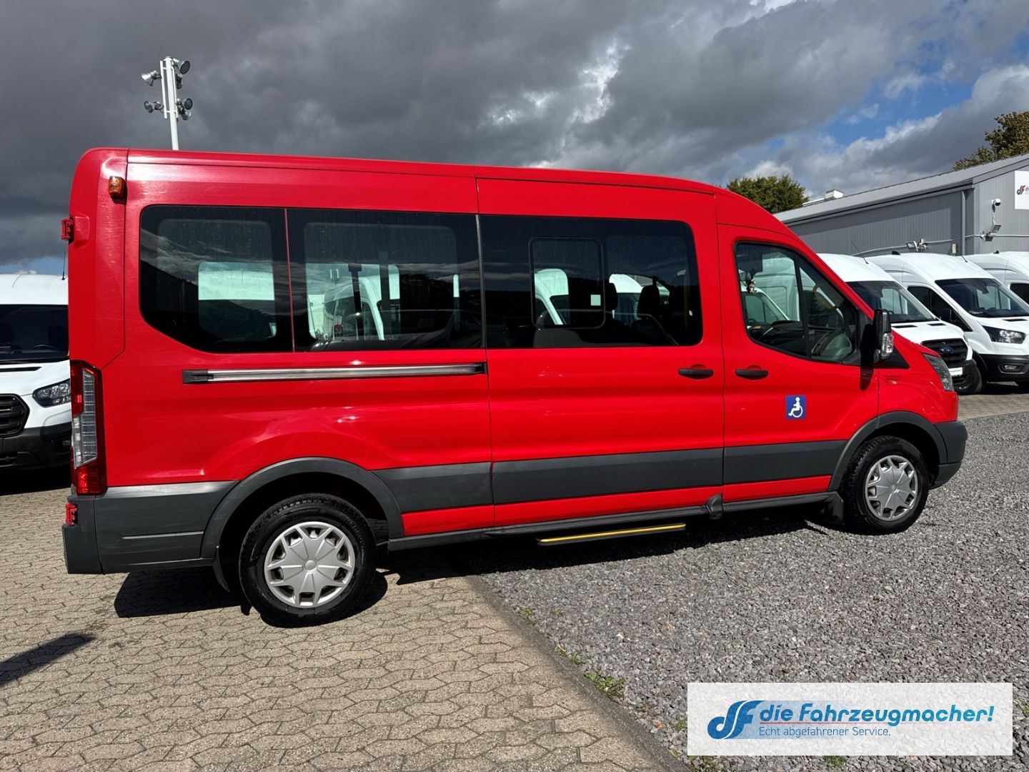 Fahrzeugabbildung Ford Transit Kombi 350 L3 2.2 TDCi DPF *2646 *KLIMA *