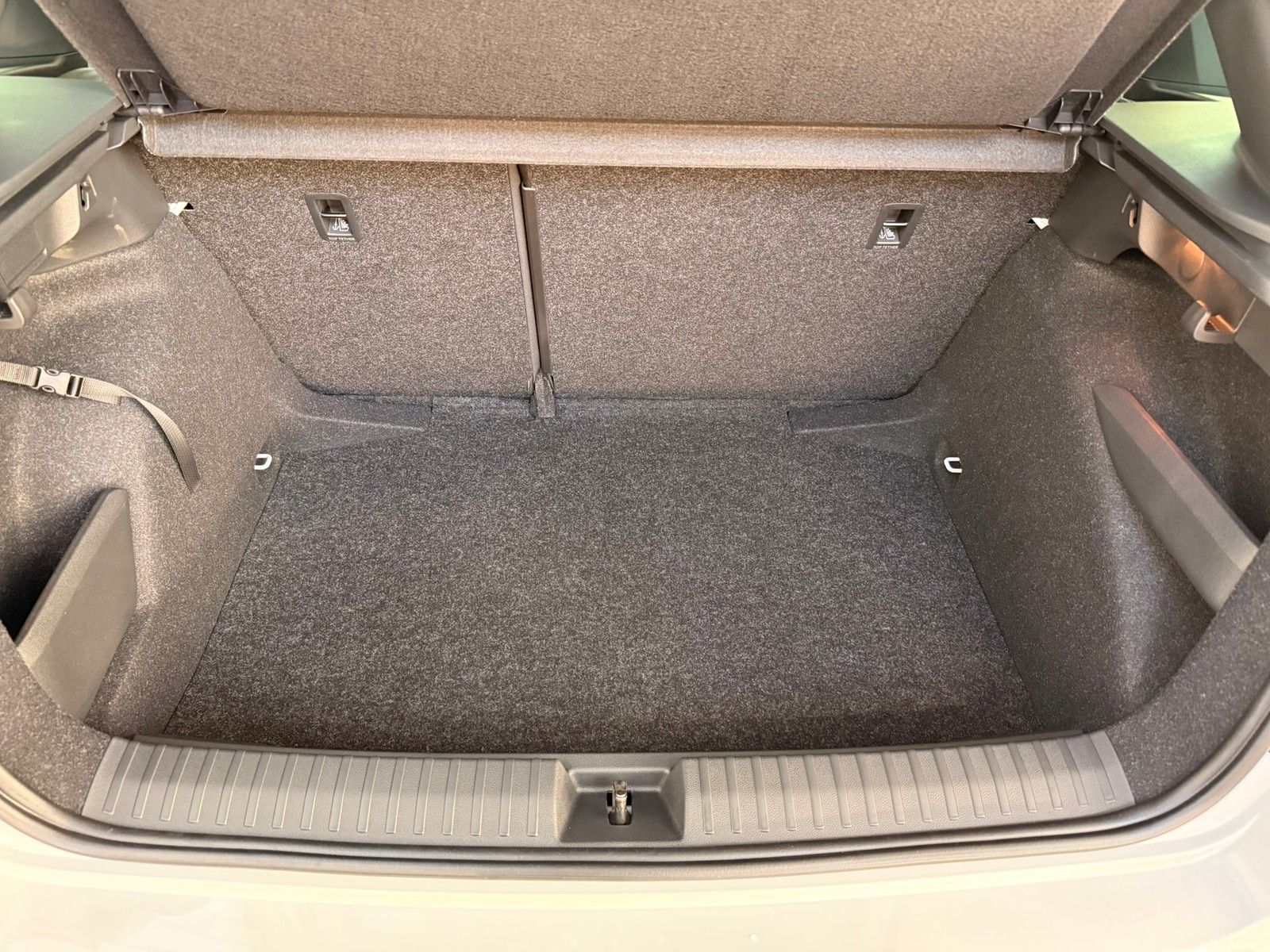 Fahrzeugabbildung SKODA Kamiq Monte Carlo 1,5 TSI DSG +Sportpaket +Navi