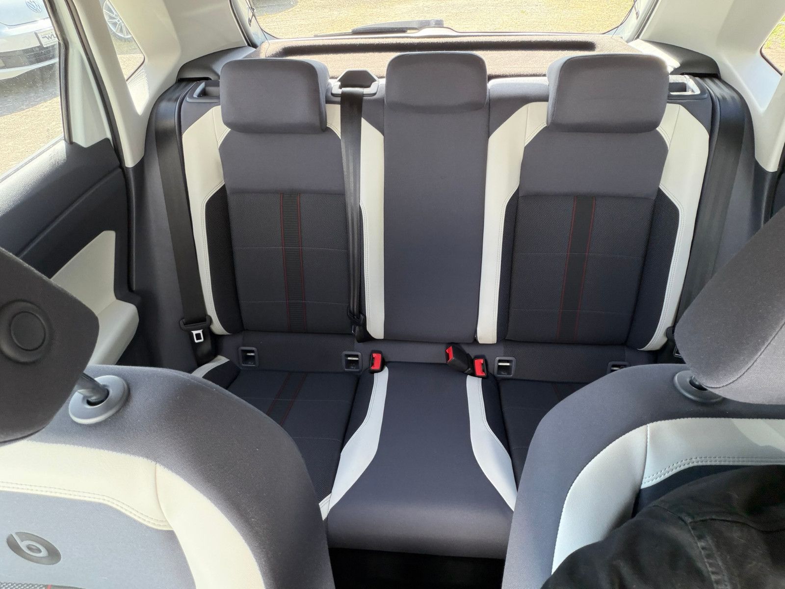 Fahrzeugabbildung Volkswagen Polo VI R-line beats