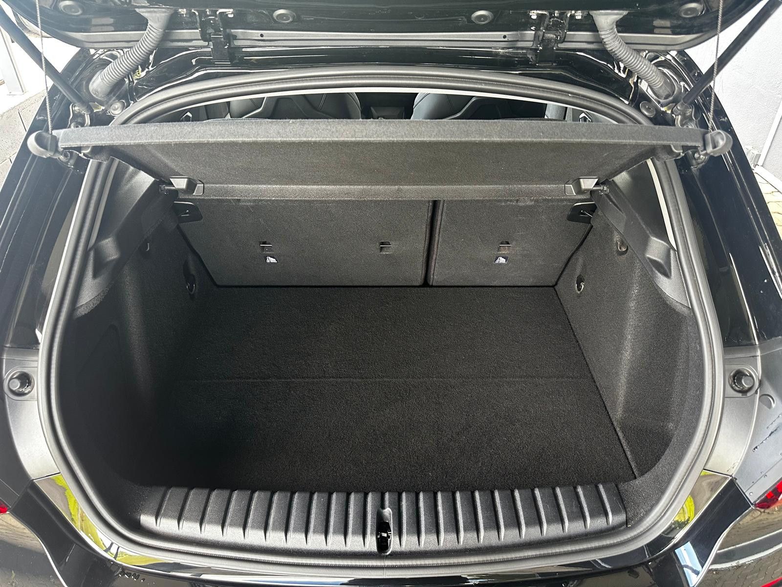 BMW 118 Baureihe 1 Lim. 118 i Sport Line | LED