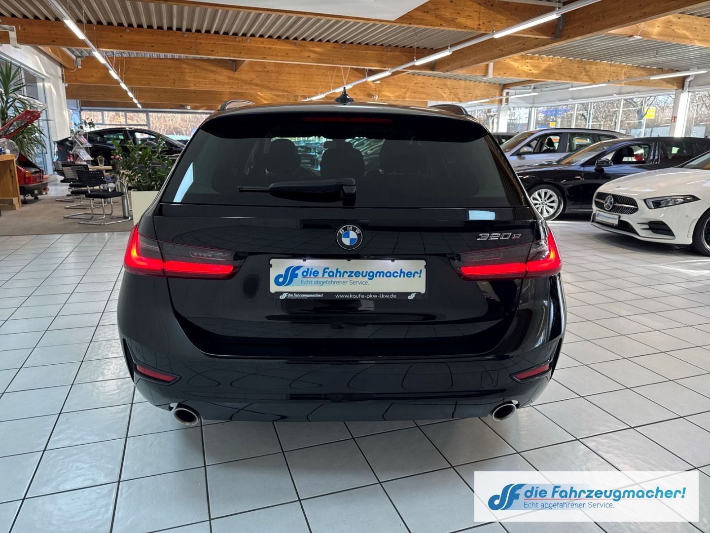 Fahrzeugabbildung BMW 320 e Advantage Touring Park-Assistent Navi Digi