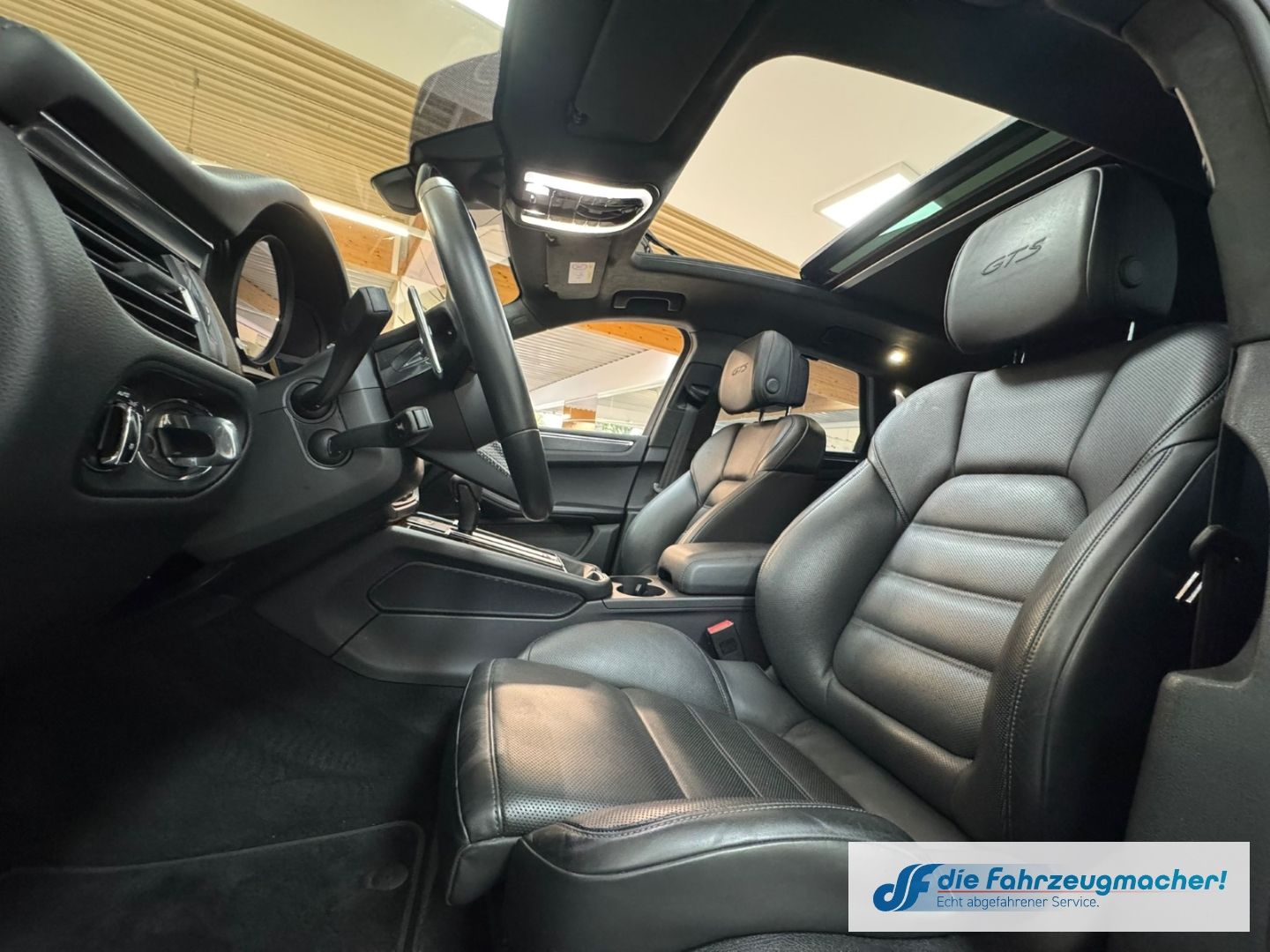 Fahrzeugabbildung Porsche Macan GTS Luftfederung AD Niveau Approved*2028 E