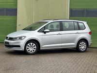 Volkswagen Touran 1.6 TDI Trendline/7.Sitzer/AHK/Navi./SHZG