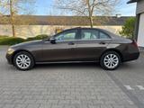 Mercedes-Benz E 200  Lim. Automatik S-Dach Navi Xenon Kamera - Mercedes-Benz E 200 in Krefeld