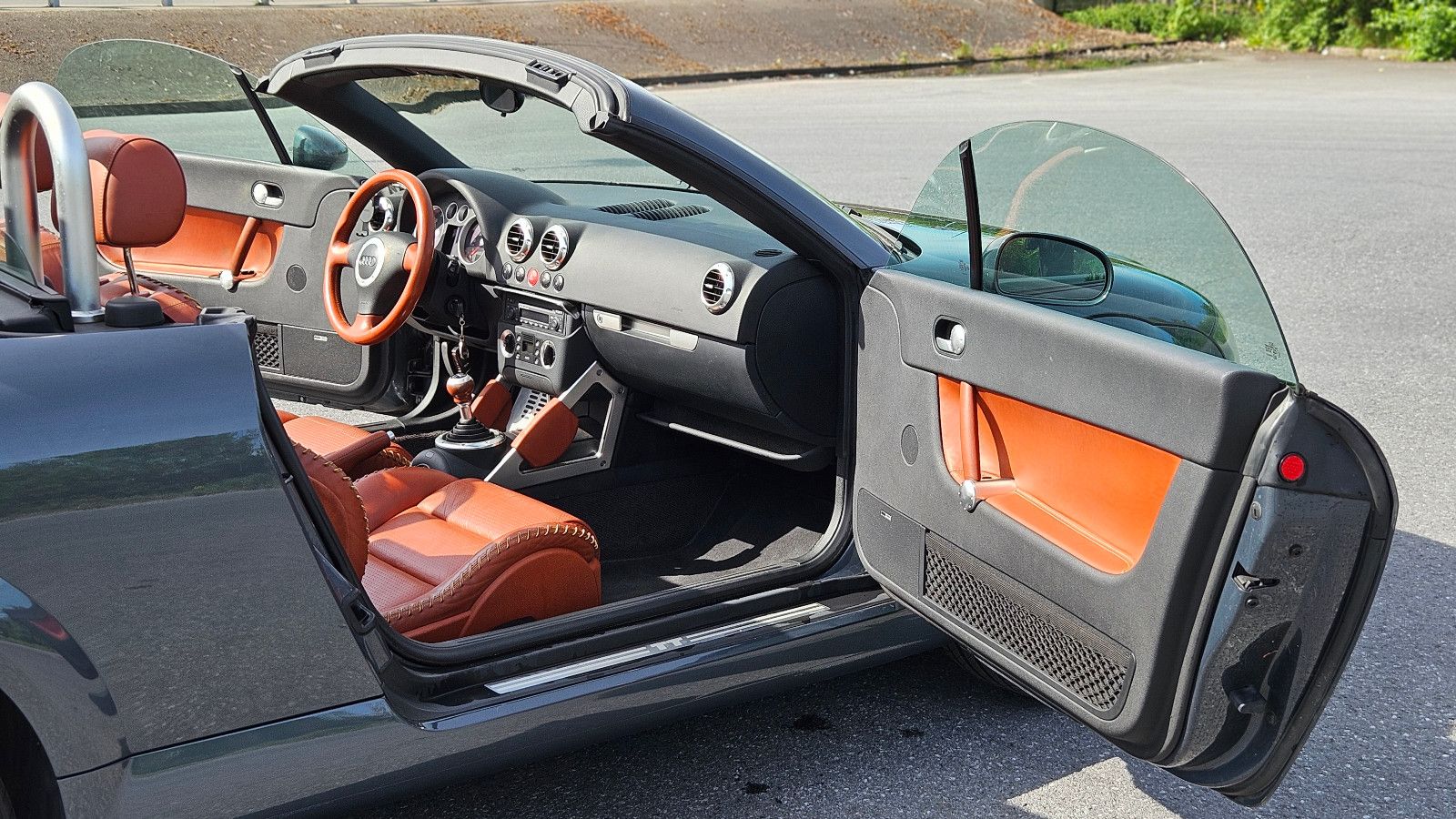 AUDI TT Coupe/Roadster 1.8 T Roadster BOSE Edition