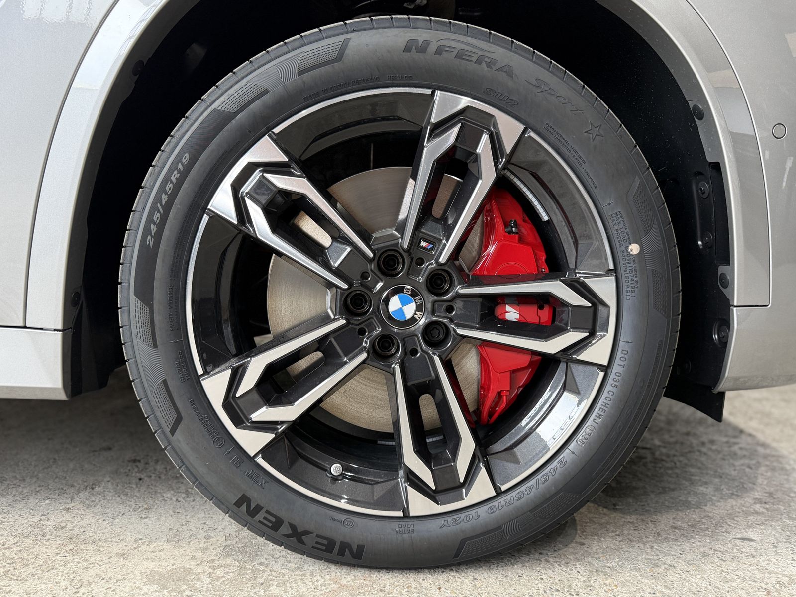 Fahrzeugabbildung BMW iX1 xDrive20 M Sportpaket | Komfortzugang | Pano