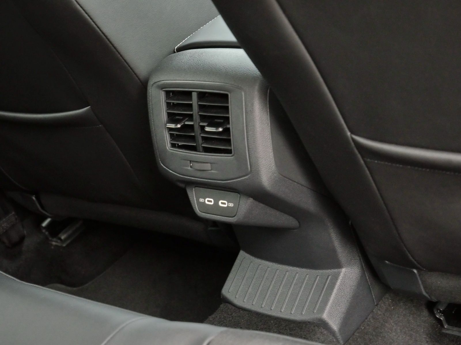 Volkswagen T-Roc - Bild 17