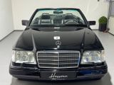 Mercedes-Benz E 320 Cabriolet/MOST WANTED>Schwarz-Schwarz<toll - Mercedes-Benz E 320: Cabrio