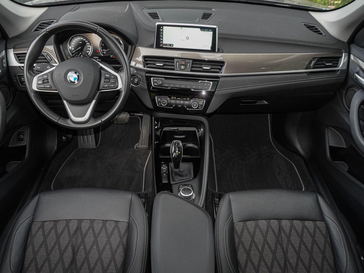 BMW X1 sDrive20i xLine PANO NAVI LED PDC V+H DAB, миниатюра 7