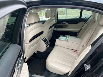 BMW 740 - 10