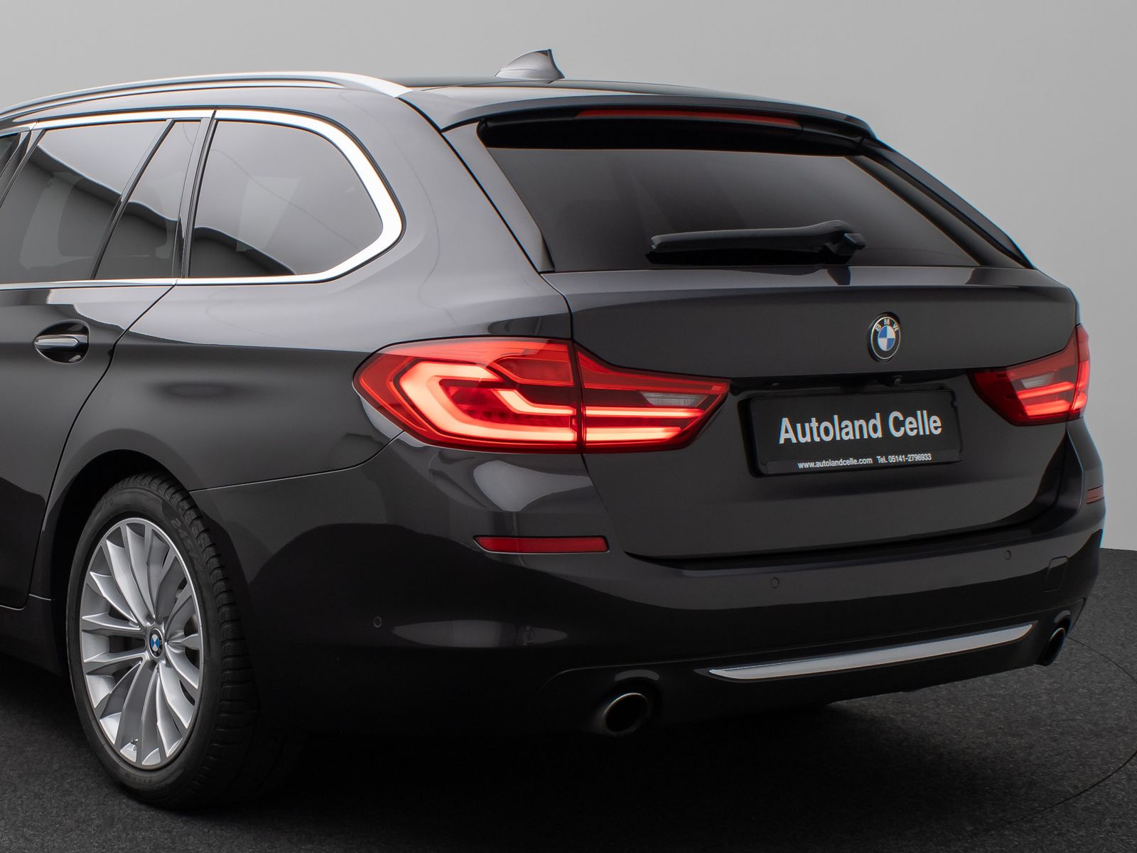 Fahrzeugabbildung BMW 530i xD Luxury Line Panorama 360°HUD H/K Massage