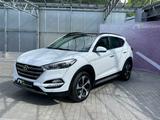 Hyundai Tucson 1.6 T-GDI DCT 4WD Voll AHK Pano 19" - weiße Hyundai TUCSON