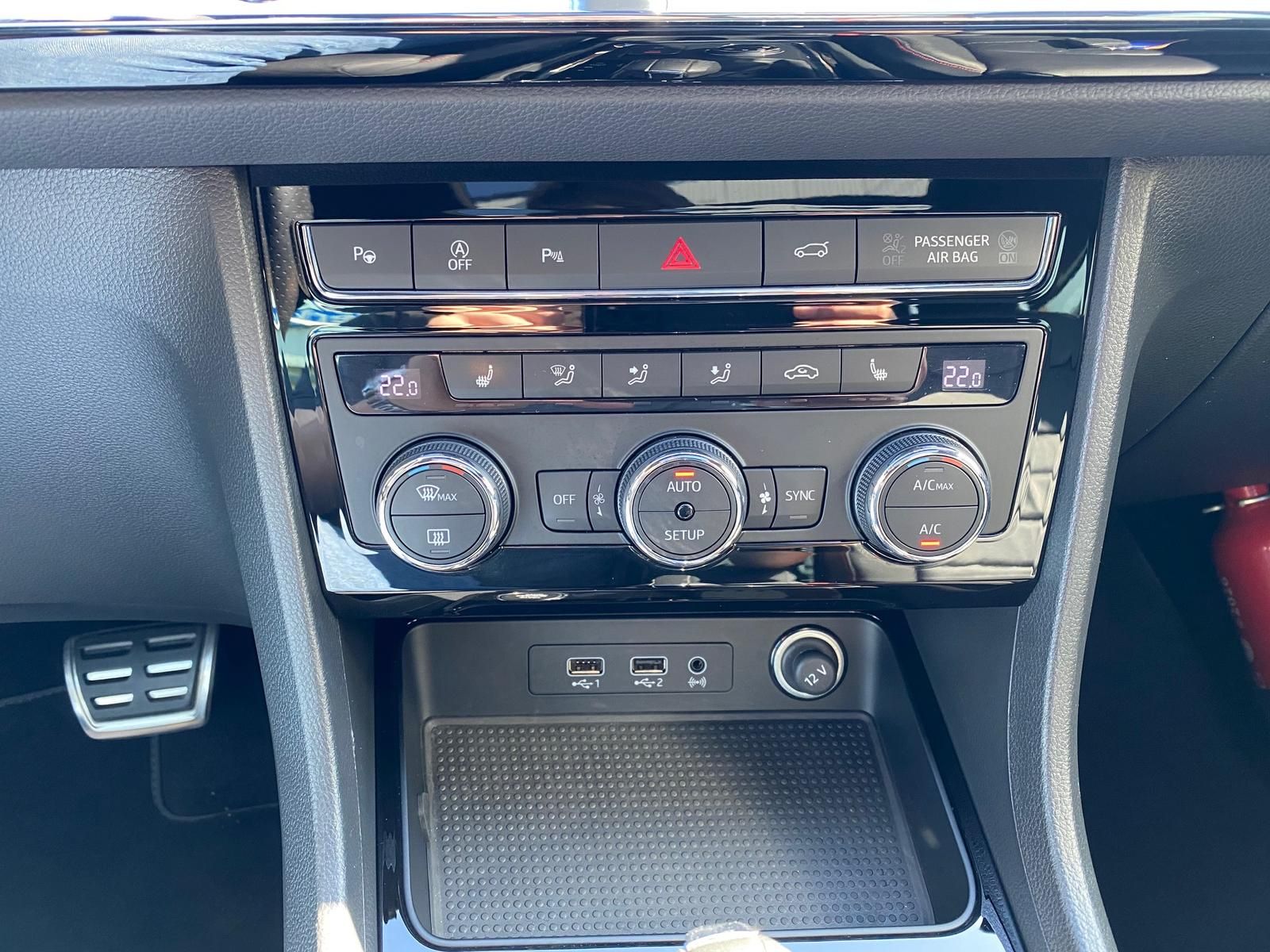Fahrzeugabbildung SEAT Ateca 1.5 TSI FR APP+ACC+RFK+AHK+NAVI+SITZHEIZ