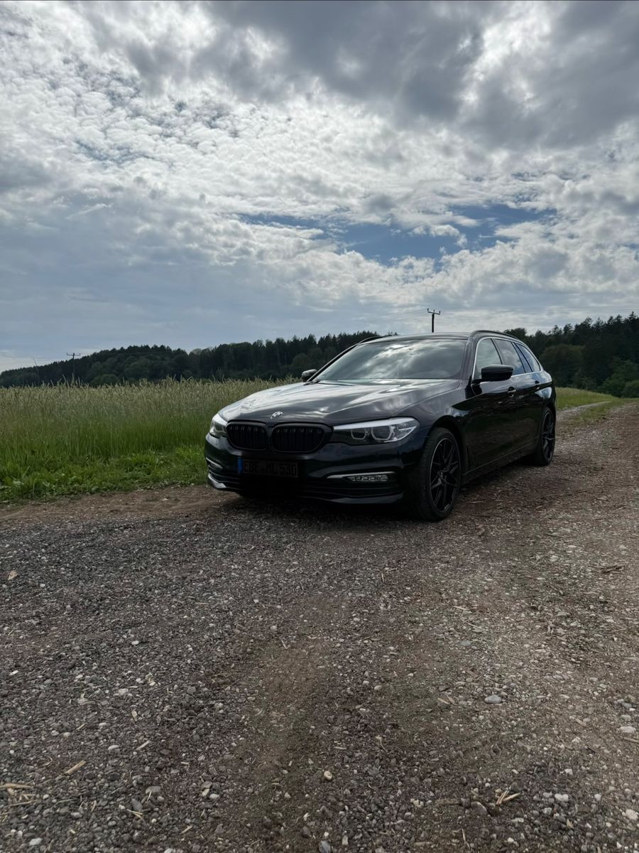 BMW 530i Touring A -