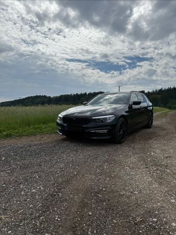 BMW 530i Touring A -