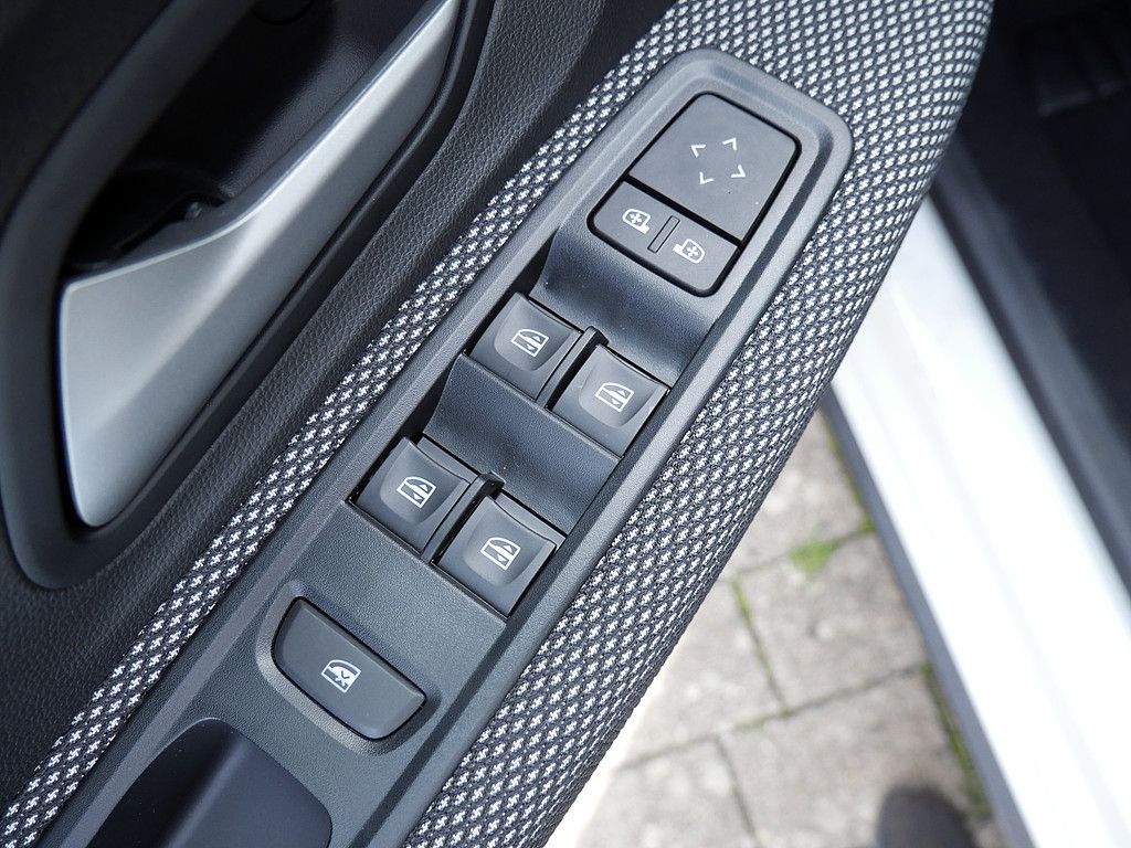 Fahrzeugabbildung Dacia Sandero Stepway Expression TCe 90 CVT AUTOMATIK
