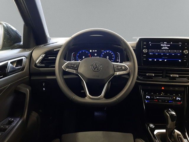 Fahrzeugabbildung Volkswagen T-Roc Black Style 1.5TSI DSG AHK Matrix Massage