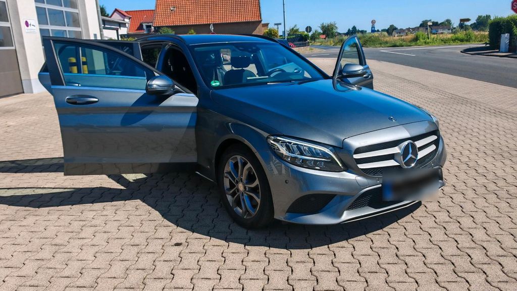 Image of Mercedes-Benz C 220