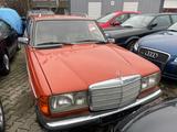Mercedes-Benz 240TD - Mercedes-Benz 240 mit Diesel-Antrieb: Kombi