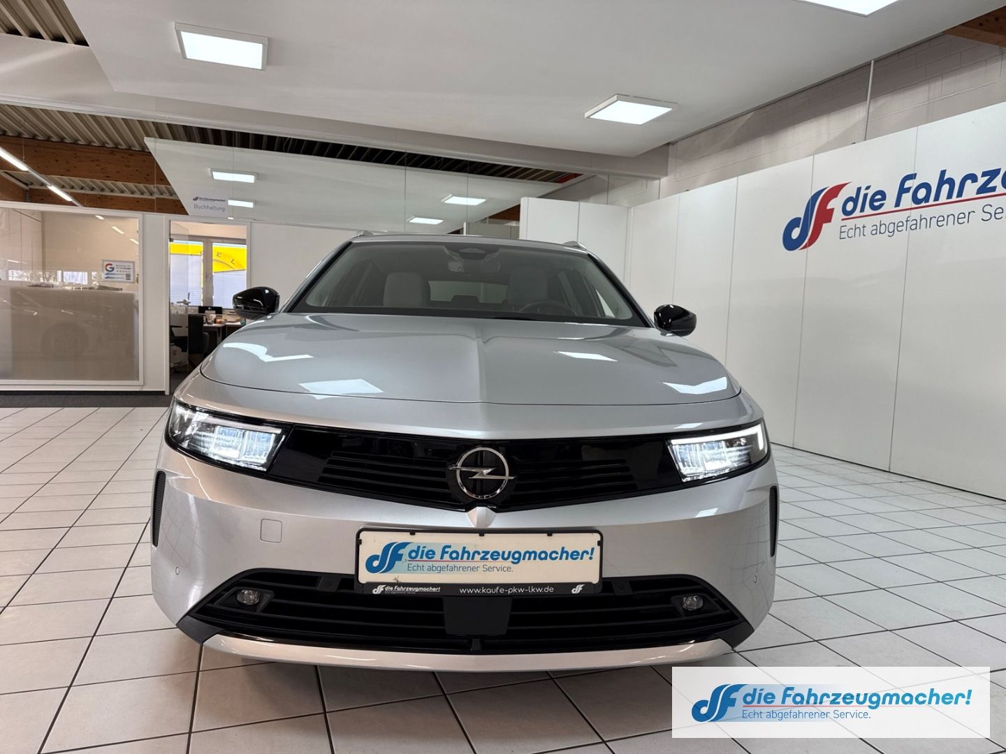 Fahrzeugabbildung Opel Astra L Sports Tourer Elegance 1.5 D EU6e Navi L