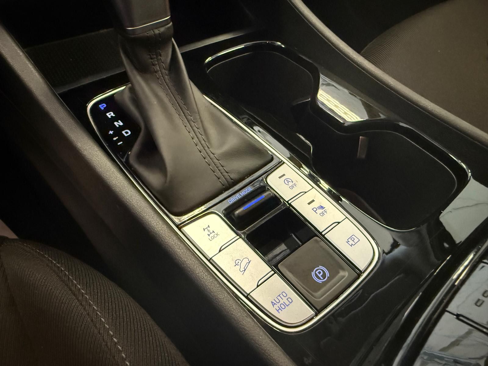 Fahrzeugabbildung Hyundai Tucson Select Mild-Hybrid 4WD / AHK / LED / NAVI