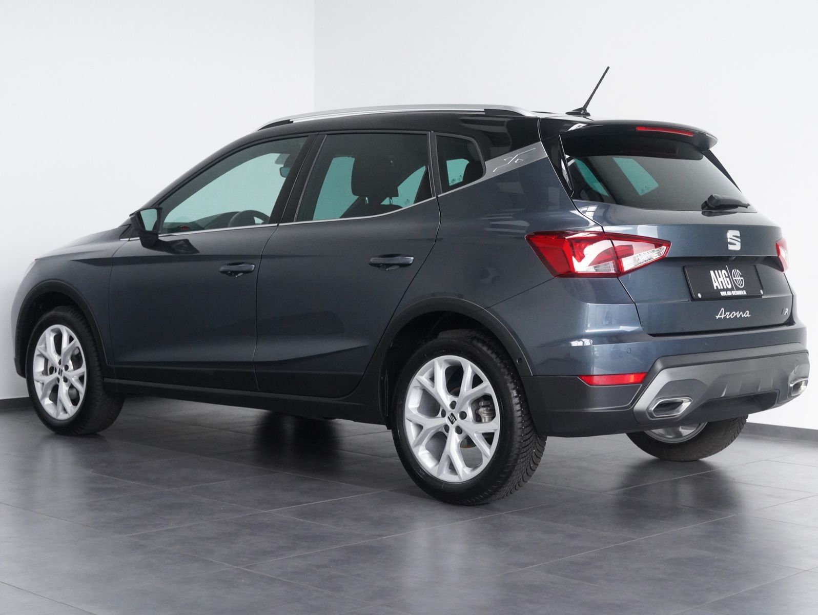 Fahrzeugabbildung SEAT Arona 1.5 TSI DSG FR LED/ACC/DAB/CARPLAY/KAMERA