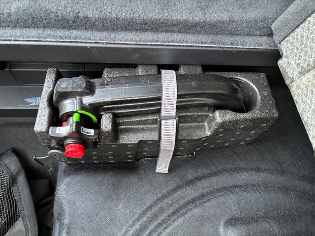 Fahrzeugabbildung Audi e-tron 50 quattro >AHK/LEDER/KAM/NAV/SHZ<