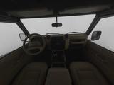 Land Rover Defender 90 Classic V8 Soft Top - Autos mit Automatikschaltung