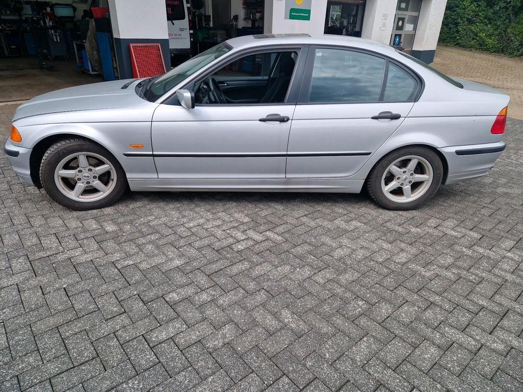 BMW 318