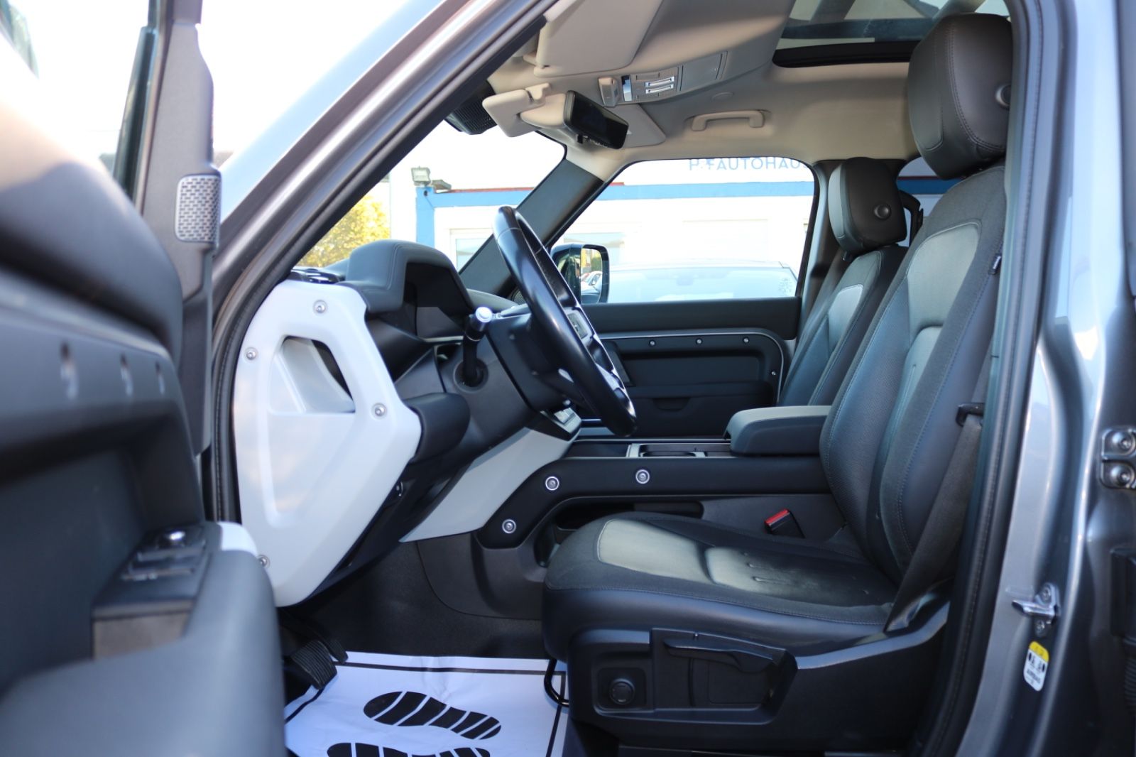 Land Rover Defender D240 S AWD/7 SITZER/PANO/AHK/MERIDIAN/ foto 13