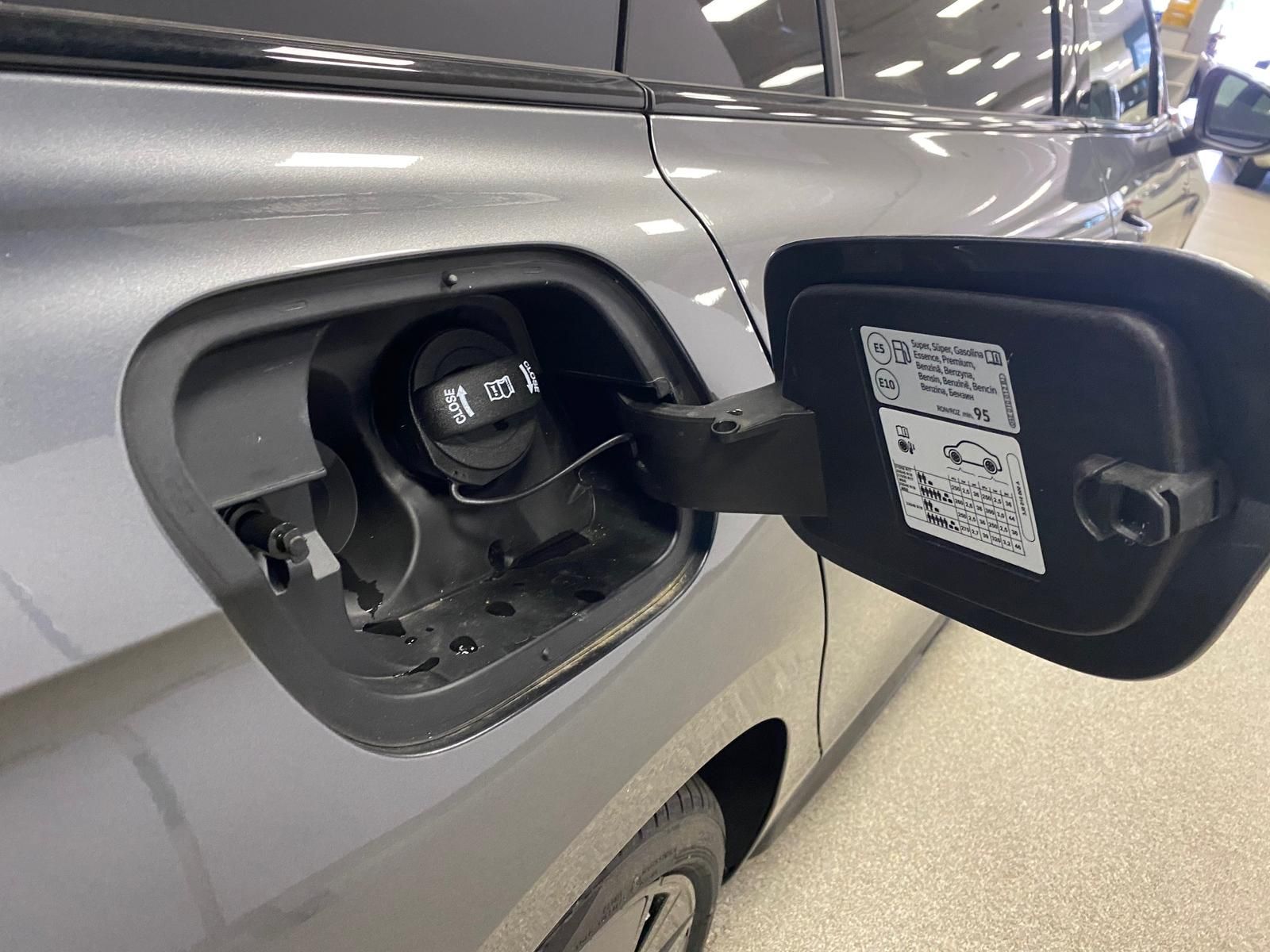 Fahrzeugabbildung Volkswagen Passat Variant 1.5 TSI eHybrid DCC R-Line