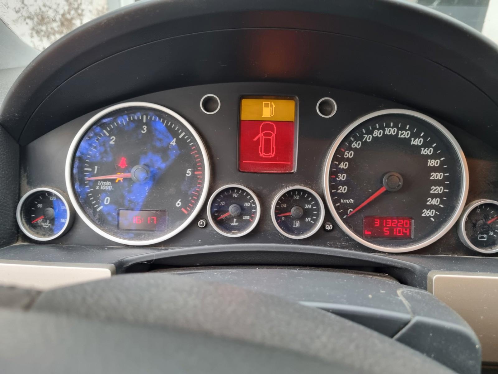 Volkswagen Touareg 2006 — engine 2.460 cm³, 174 HP (128kW)