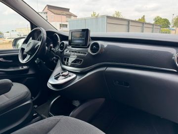 Mercedes V 220 - 7
