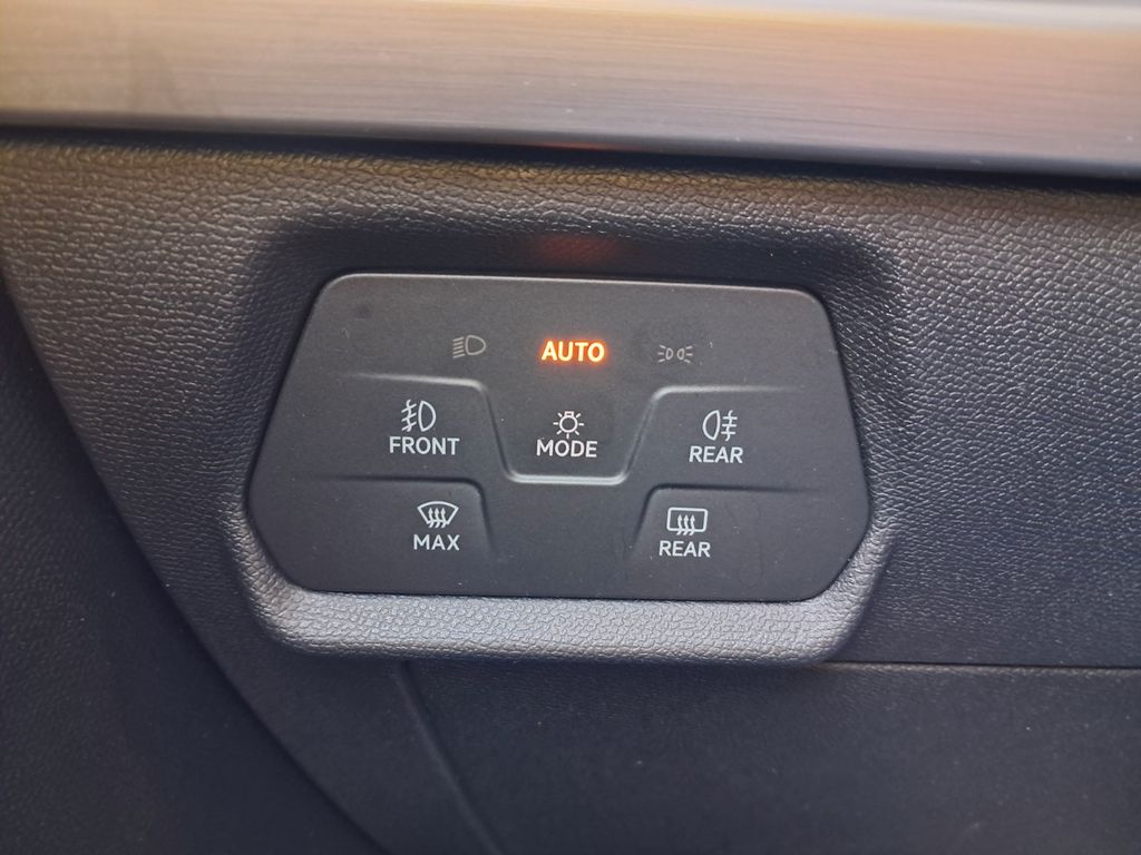 SEAT Leon SP Kombi FR 1.5 eTSI Kamera Navi LED - Bild 16