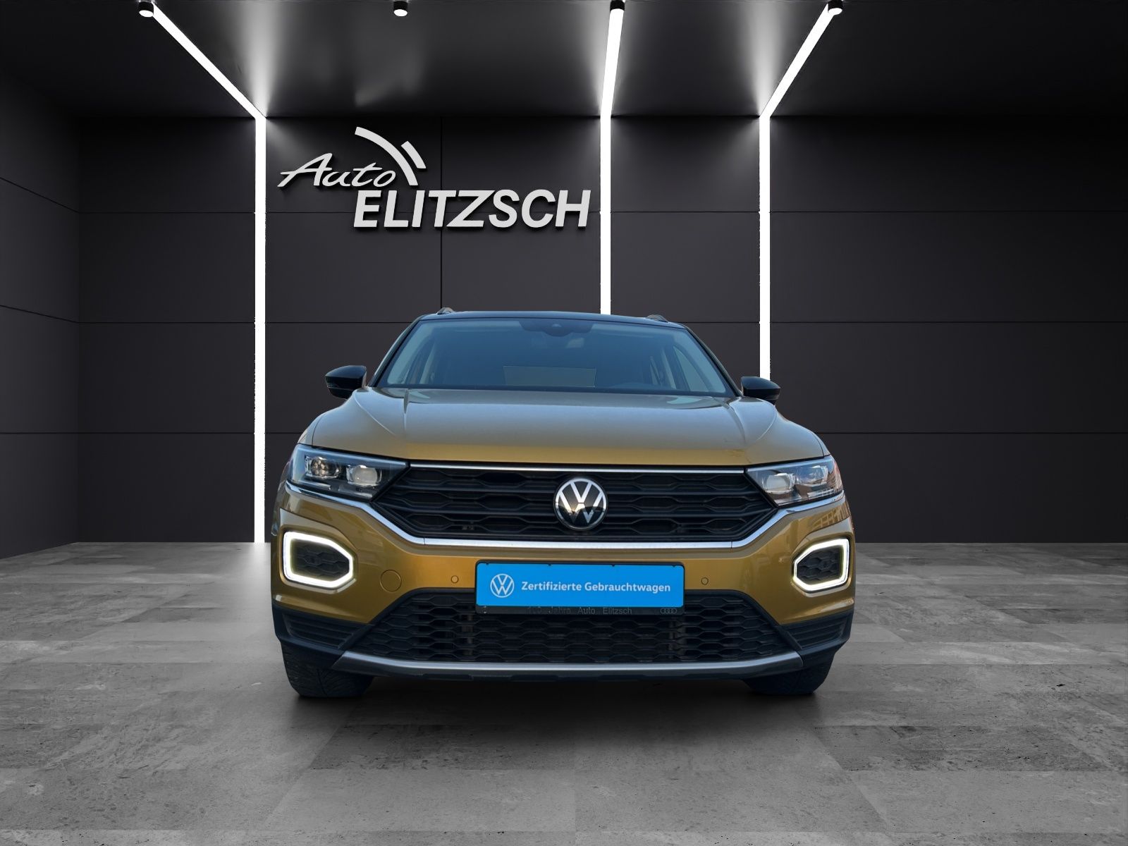Fahrzeugabbildung Volkswagen T-Roc TSI United LED Navi AID ACC Park-Assist SH