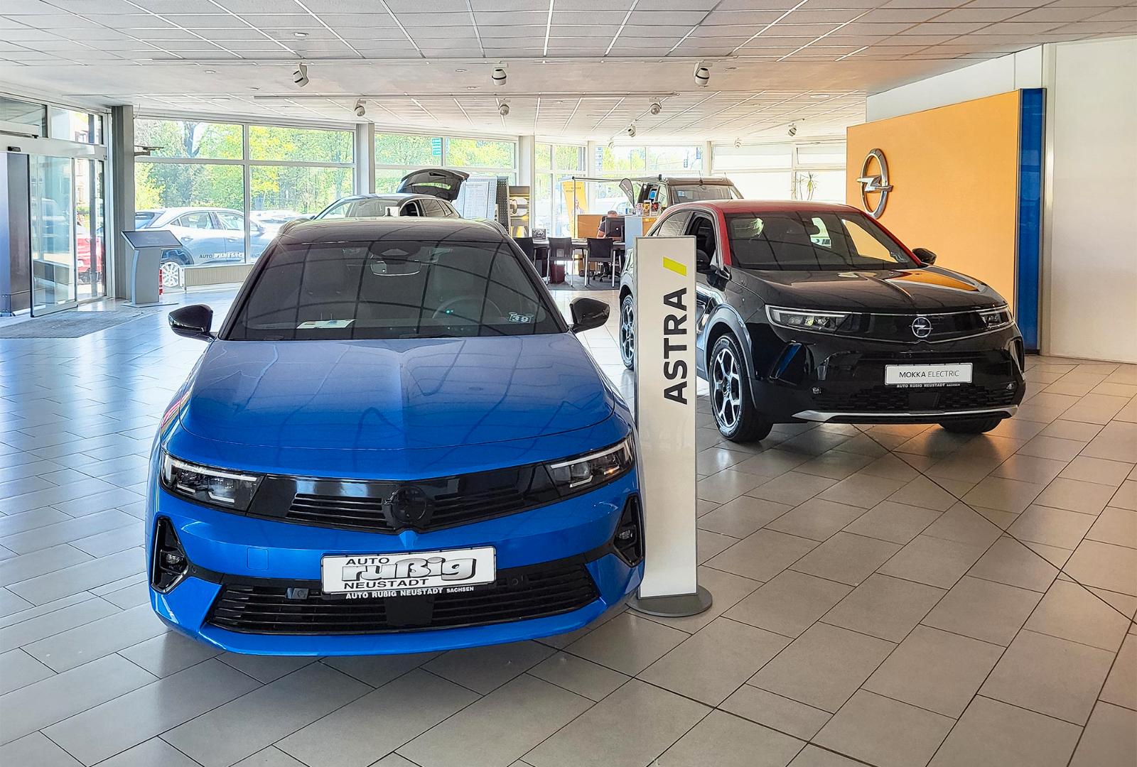 showroom-image-top