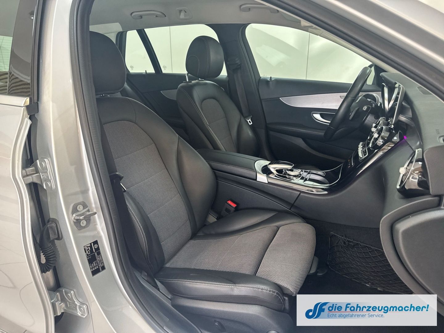 Fahrzeugabbildung Mercedes-Benz C 180 T AVANTGARDE LED Kurven Ambiente El. Heck