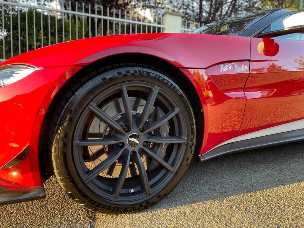 Aston Martin V8 Vantage