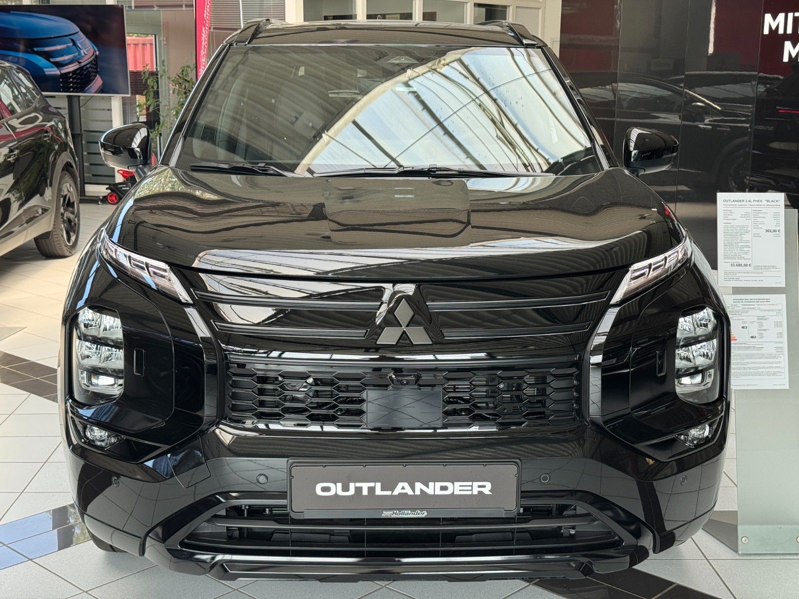Fahrzeugabbildung Mitsubishi Outlander 2.4PLUG-IN HYBRID 4WD BLACK