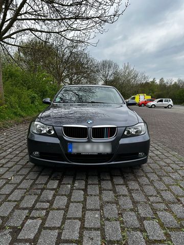 BMW E90 320I TÜV bis 01/2026