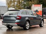 Skoda Octavia Combi Scout 4x4 - Skoda Octavia: Allradantrieb, Scout