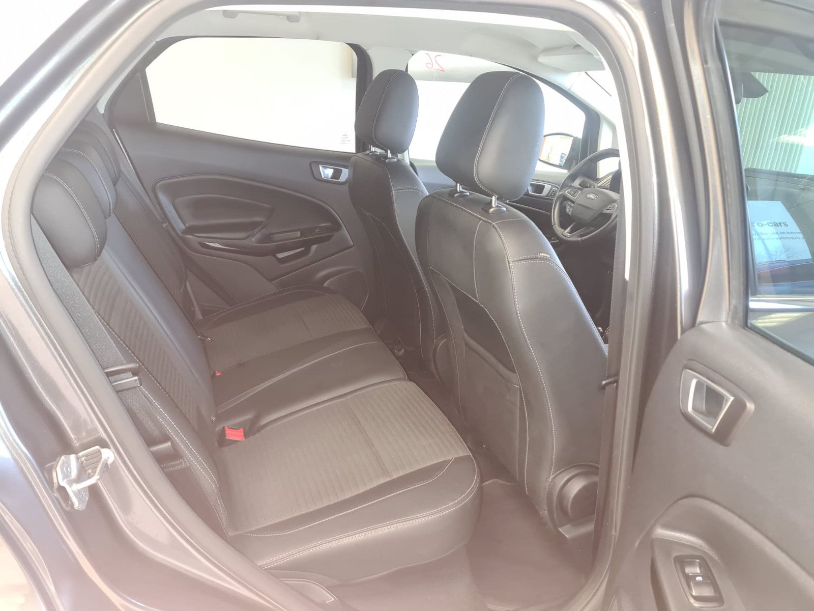 Fahrzeugabbildung Ford EcoSport Titanium / KAMERA / NAVI / GARANTIE