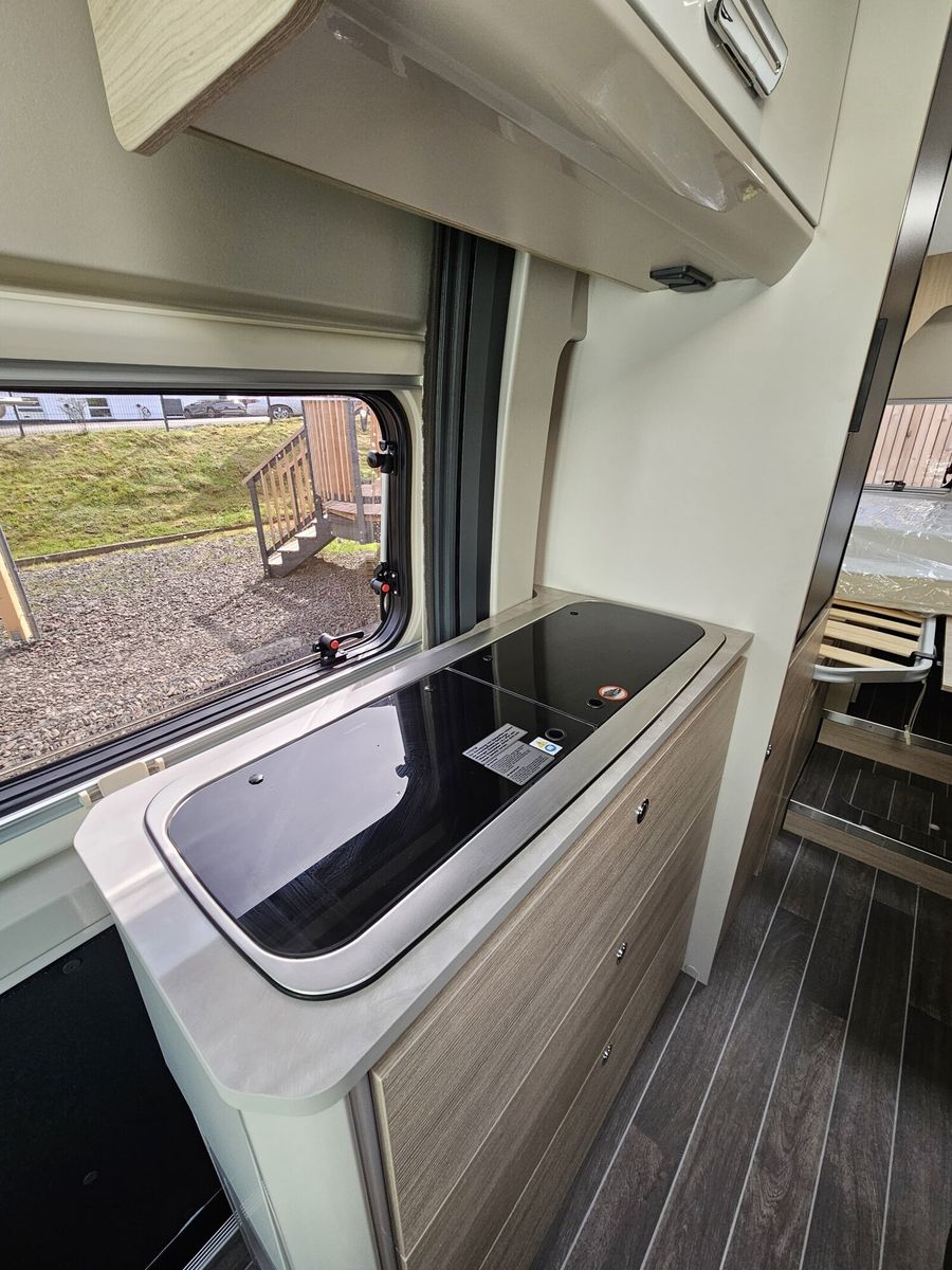 Fahrzeugabbildung Forster Vantasy FV636EB Autom. 140PS