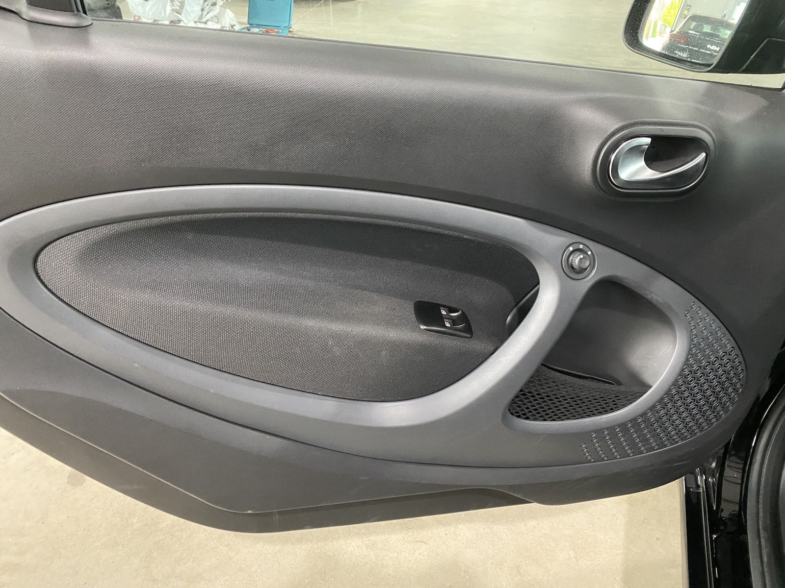 Fahrzeugabbildung Smart ForTwo EQ Pulse-Exclusive 22KW/Pano/MATT/Navi/