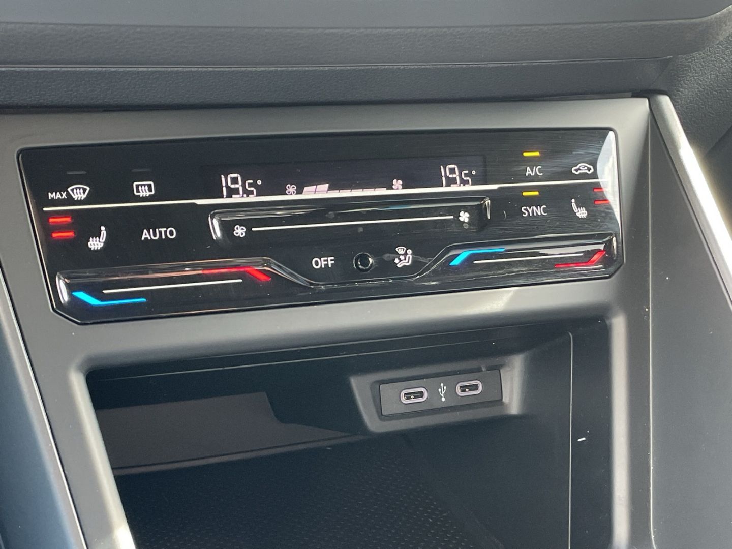 Taigo 1.0 TSI DSG R-Line ACC/App-Connect/Matrix/