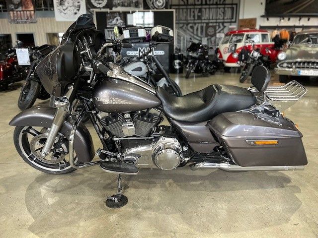 Fahrzeugabbildung Harley-Davidson FLHX Street Glide mit Kesstech