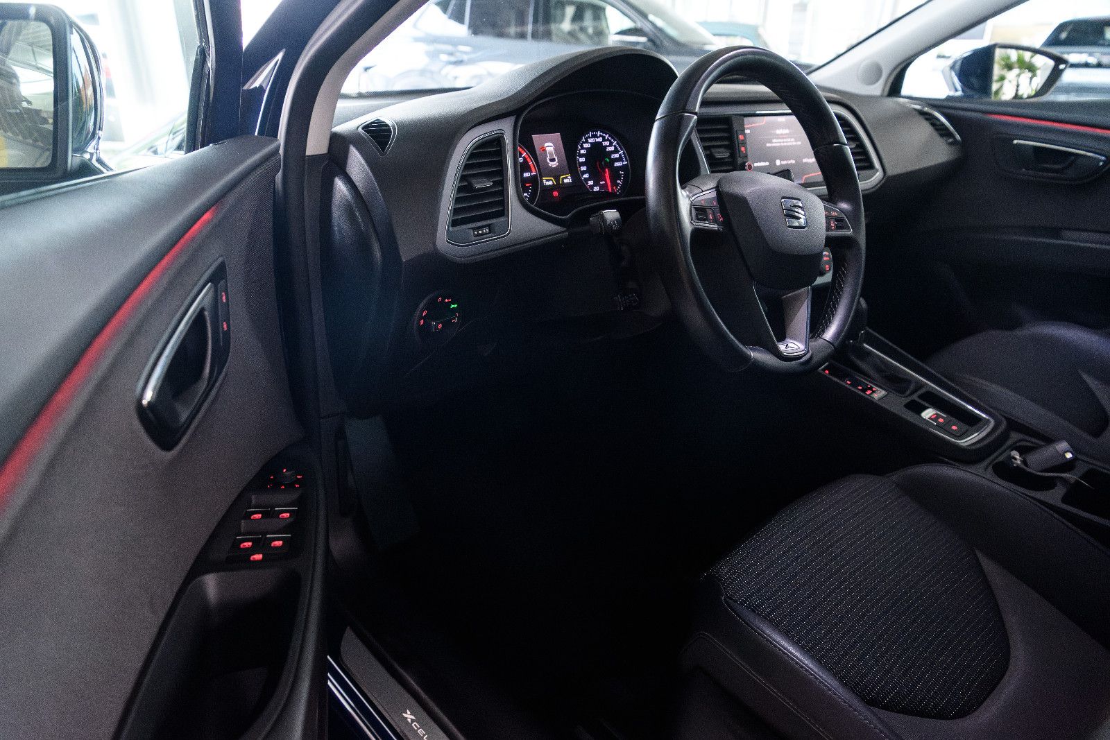 Fahrzeugabbildung SEAT Leon ST Xcellence DSG+Navi+AHK+LED