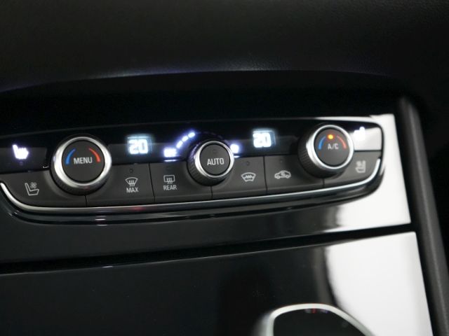 Grandland X ULTIMATE 1.6 TURBO+NAVI+HIFI-SYSTEM-