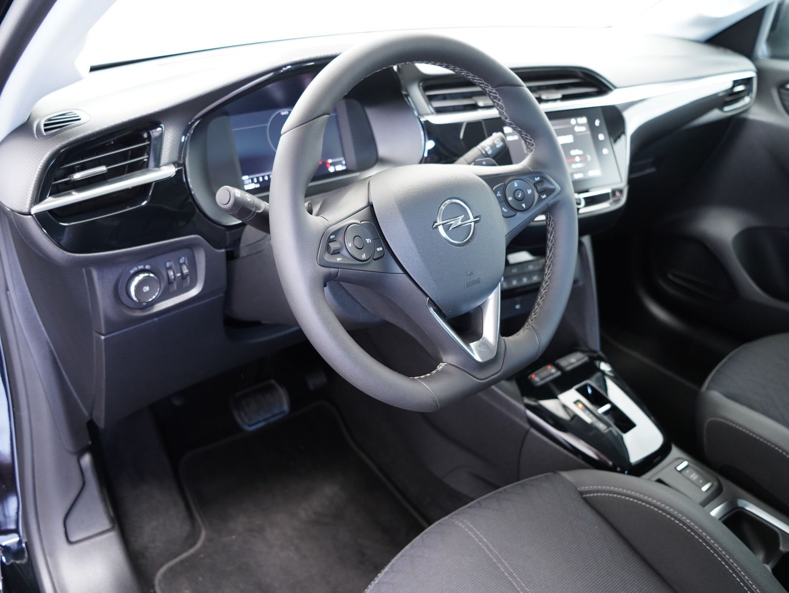 Fahrzeugabbildung Opel Corsa F 1.2 Turbo Elegance DAB/LED/PDC/SHZ