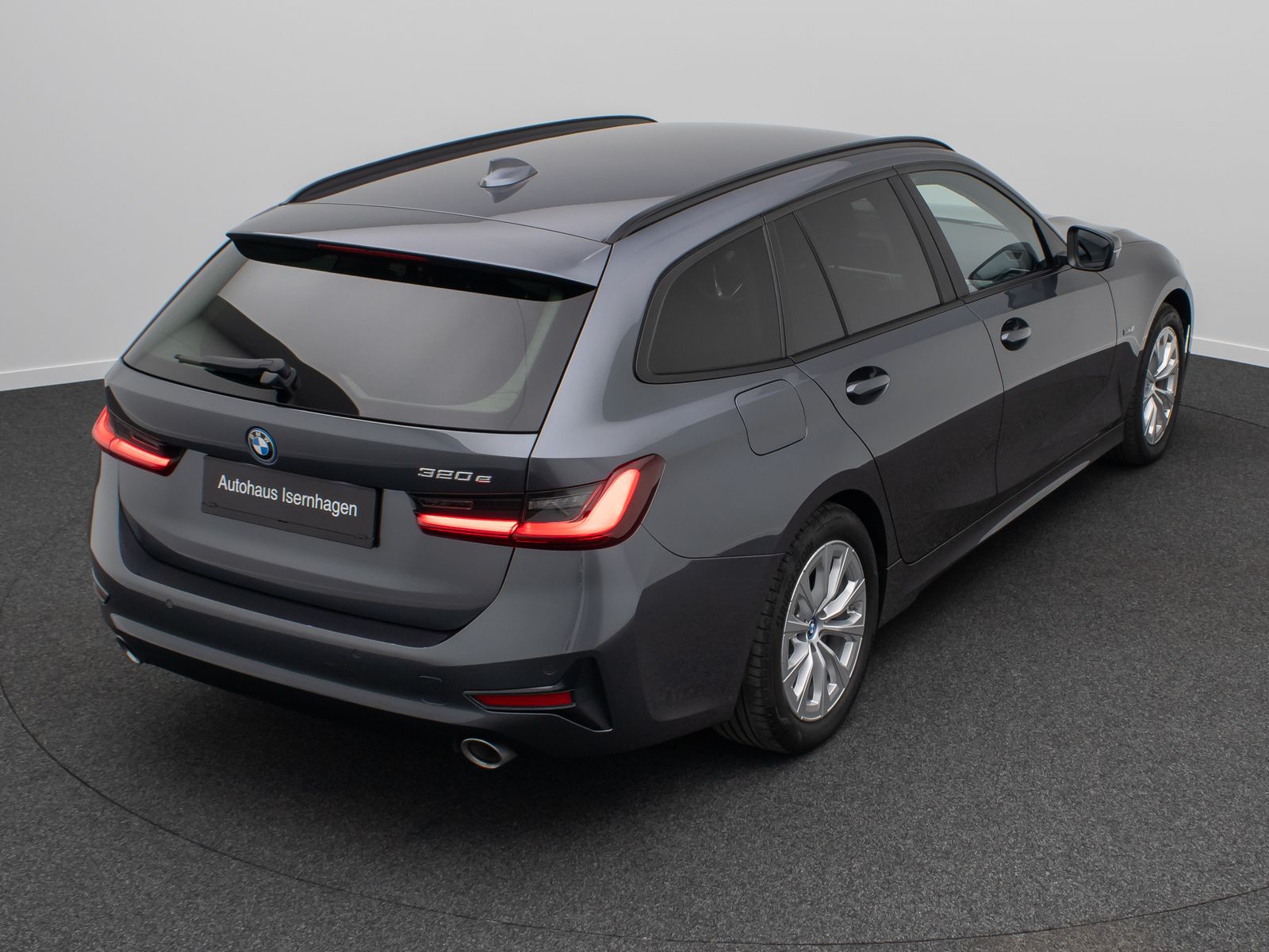 Fahrzeugabbildung BMW 320e DAB CockPitPro Lordos PDC Stop&Go Alarm LED